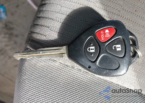 2010 Toyota Rav4 z USA, uszkodzony, nr VIN JTMBF4DV7AD038016